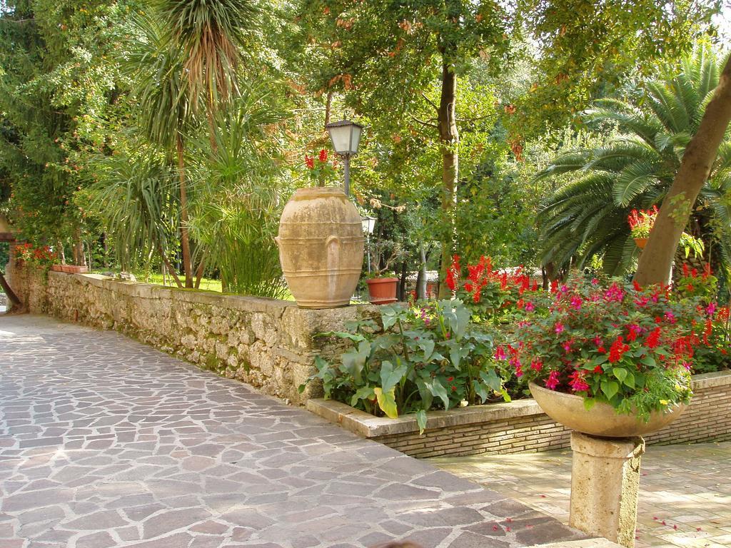 Hotel Il Cavalier D'Arpino Extérieur photo