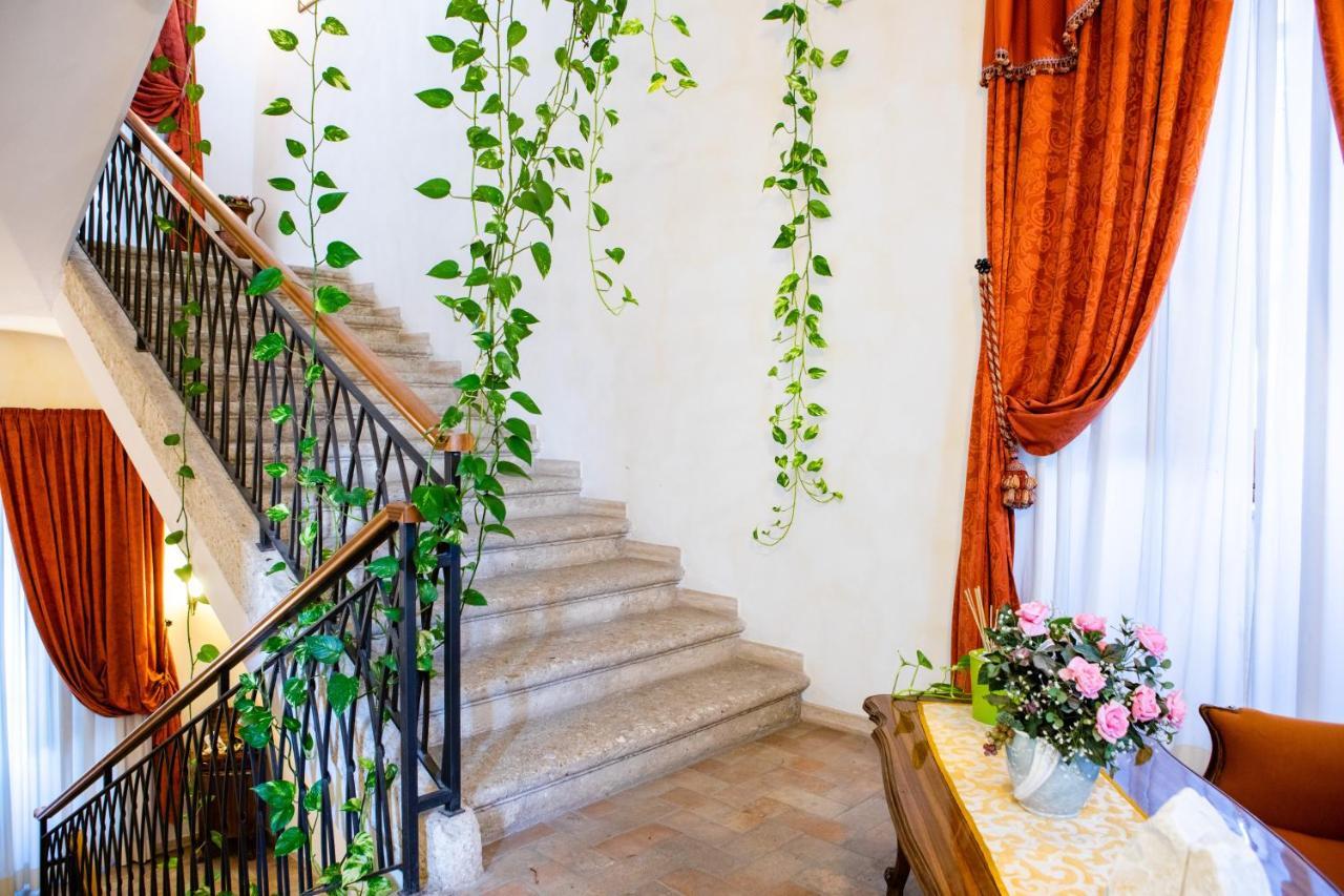 Hotel Il Cavalier D'Arpino Extérieur photo
